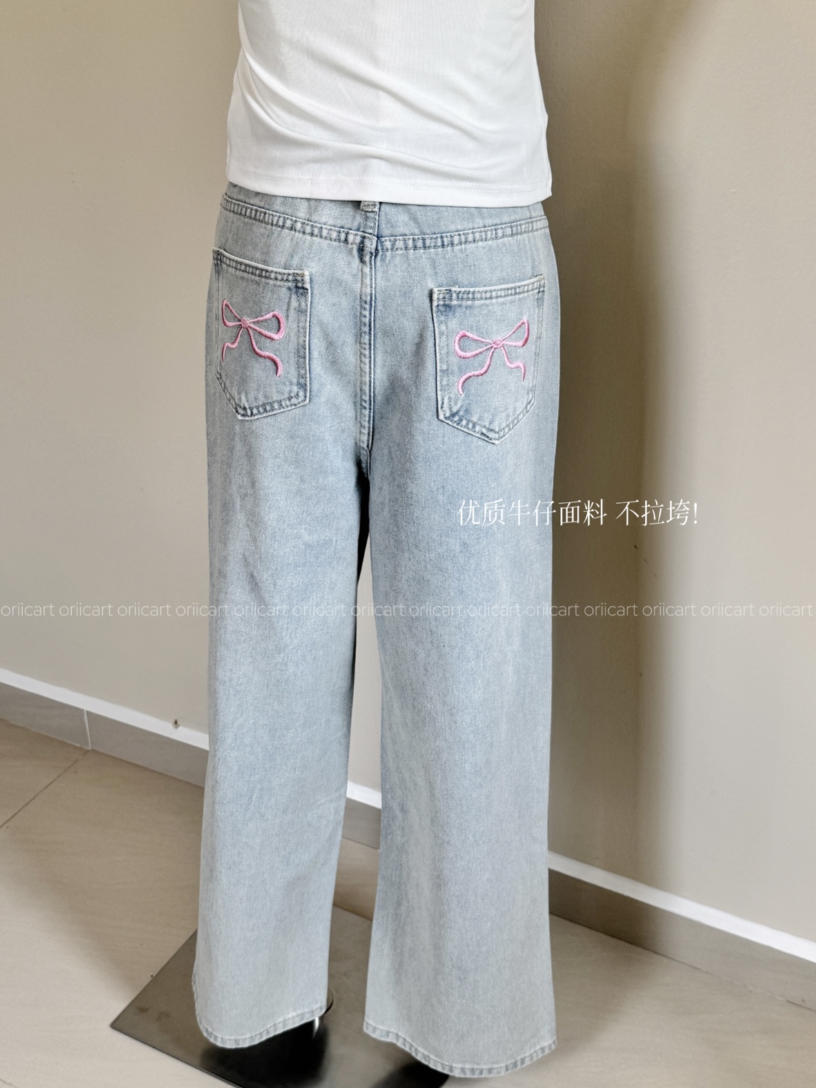 Loose Straight Cut Denim in Washed Blue